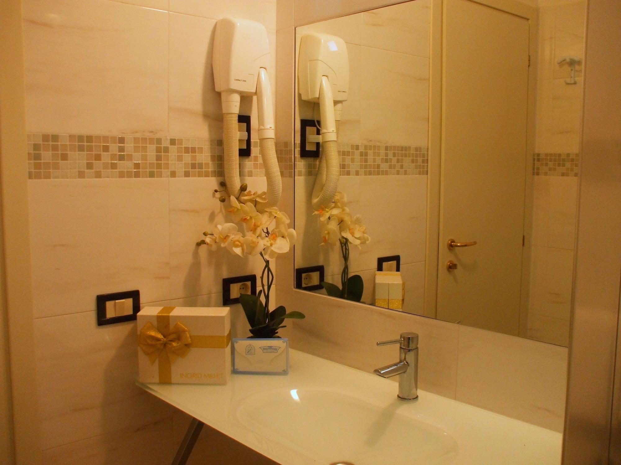 Elite Hotel 3*